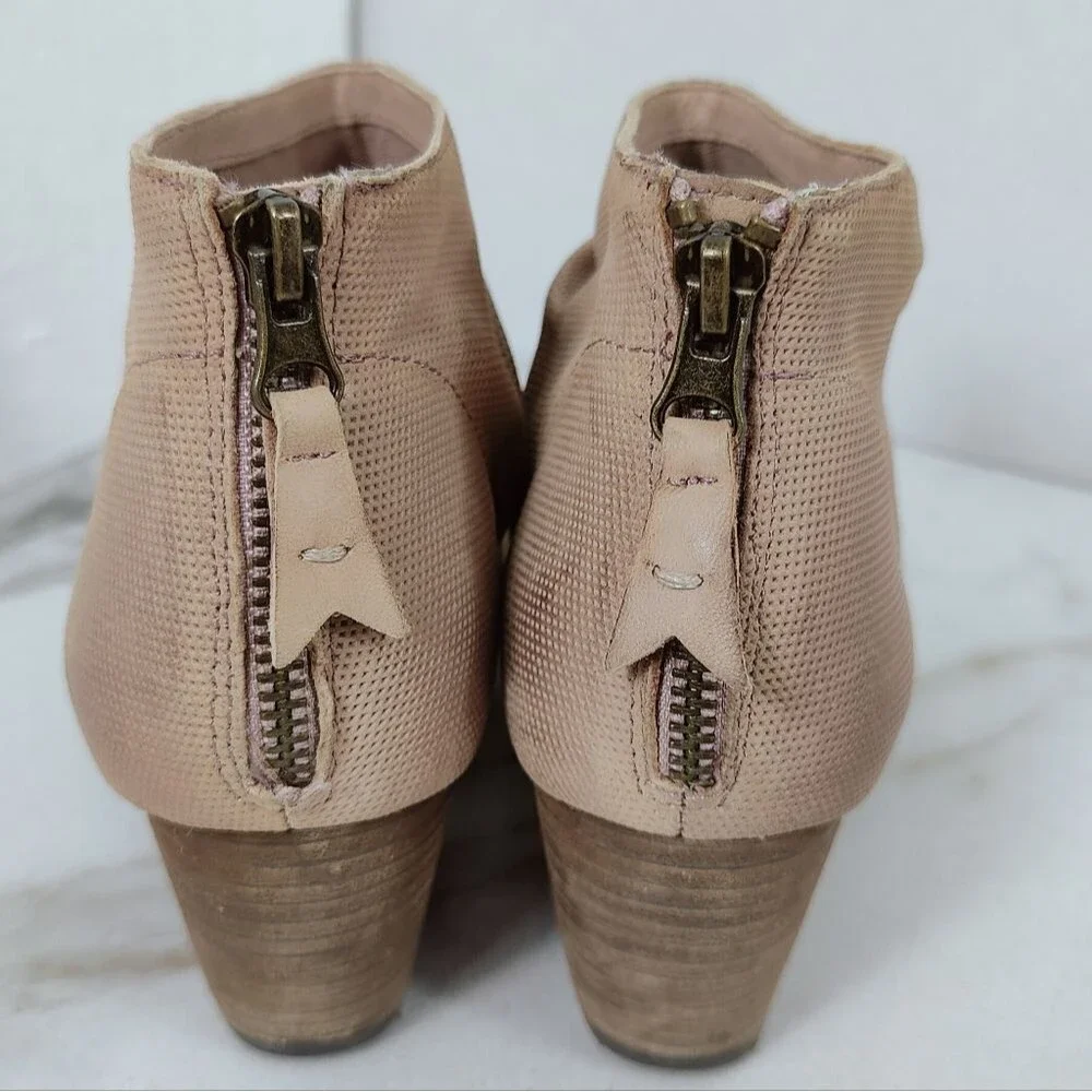 OTBT Women's Patchouli Tan Perforated Leather Stacked Heel Sandal, Sz 6